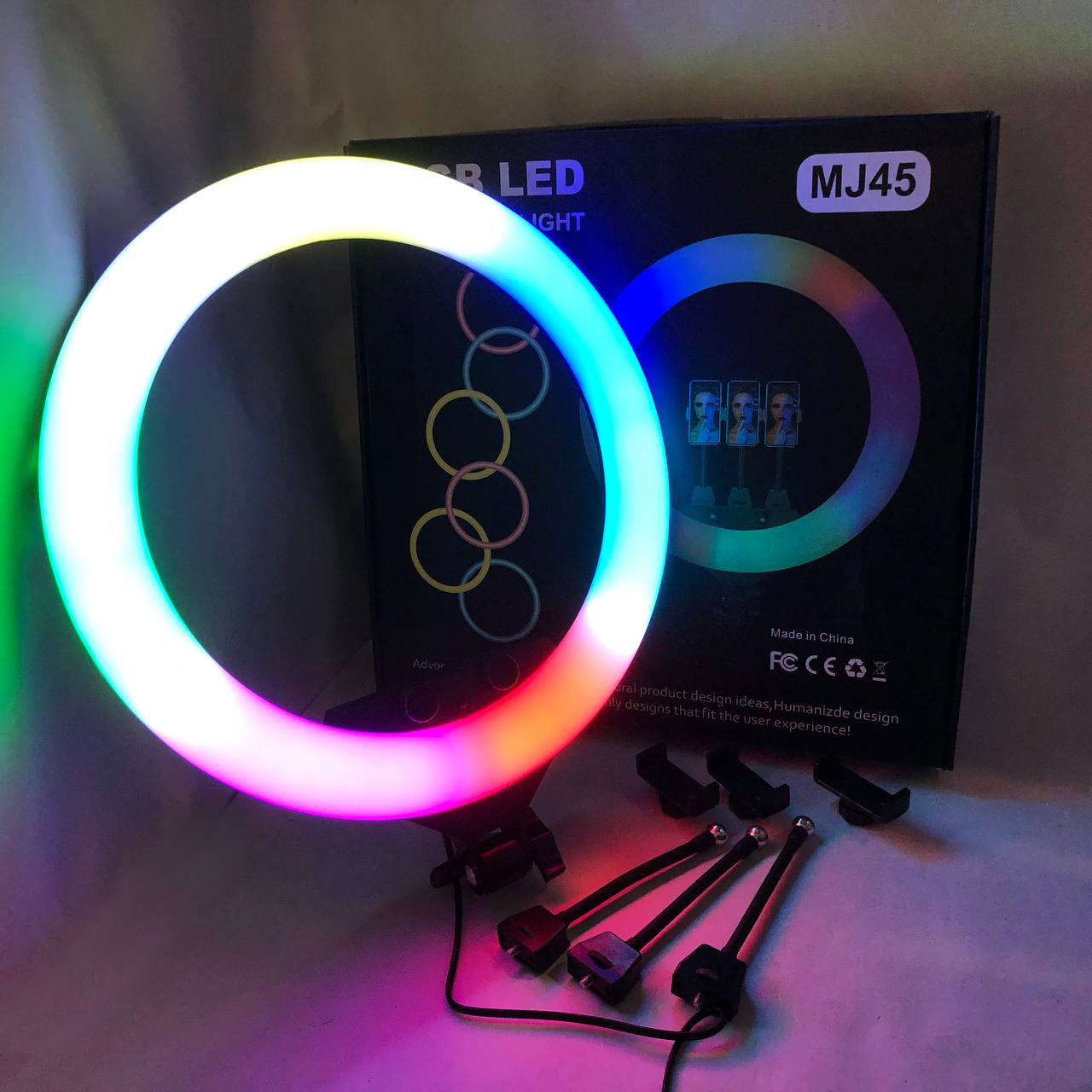 Кольцевая LED лампа RGB MJ45 Ring 45cm комплектация адаптер со встроенным кабелем, держатели для телефона, пульт