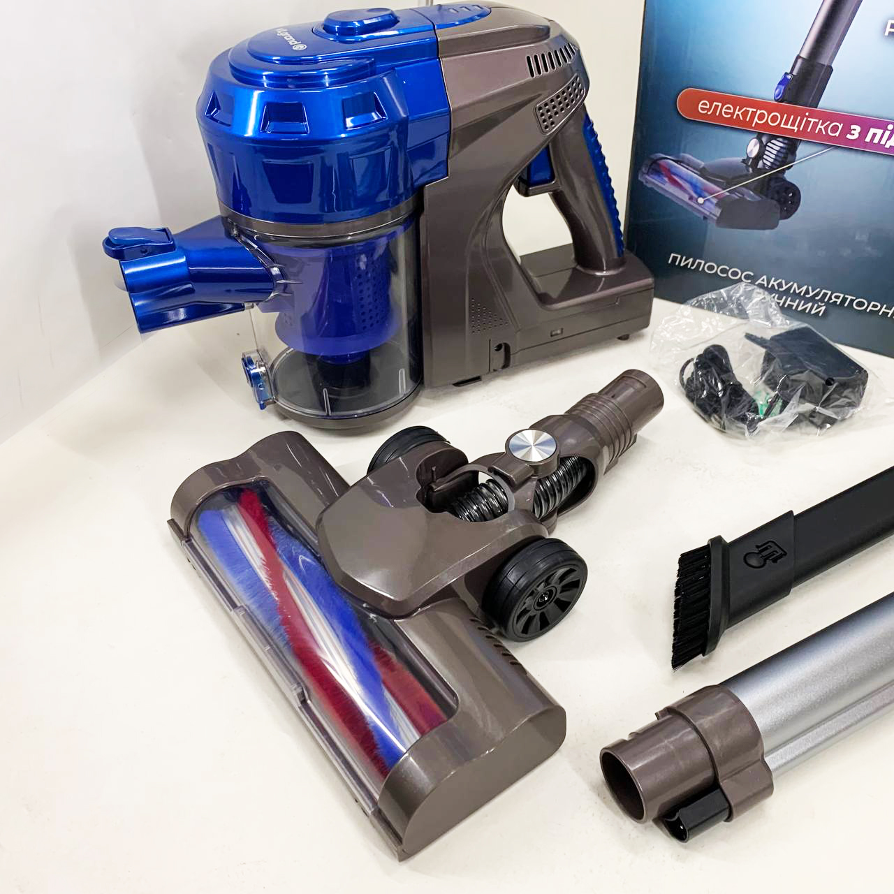Пылесос ручной VILGRAND VVC0305С