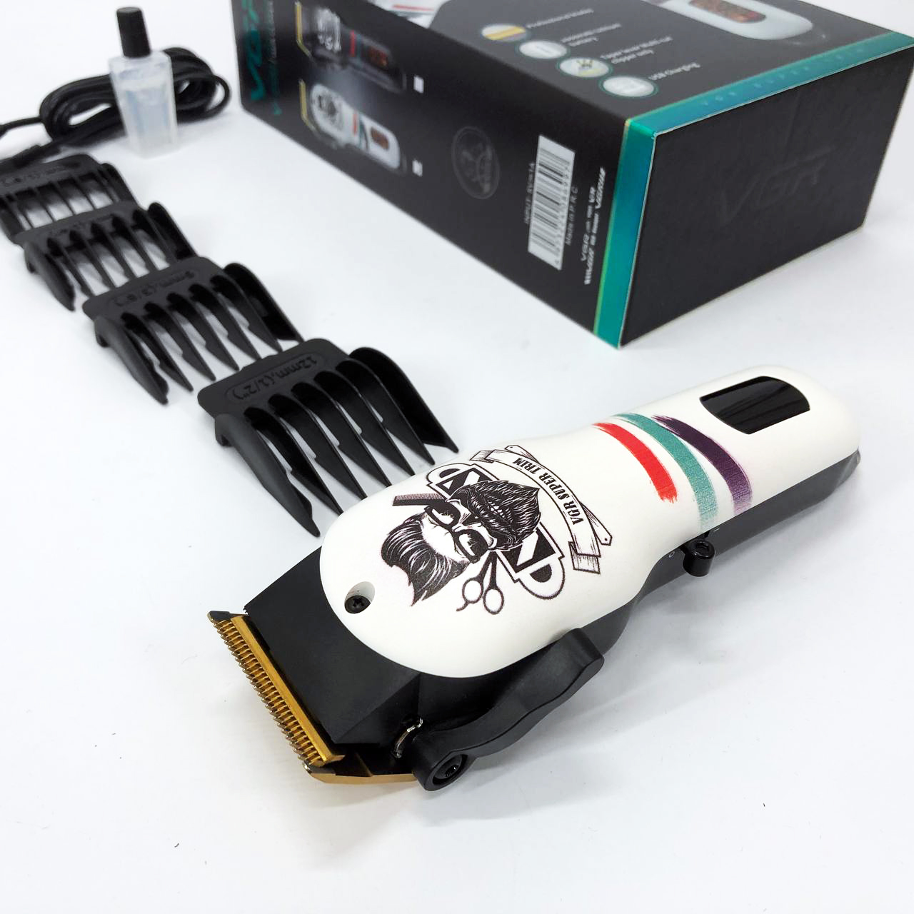 Машинка для стрижки волос и бороды профессиональная VGR V-699 с насадками и LED дисплеем. Цвет: белый