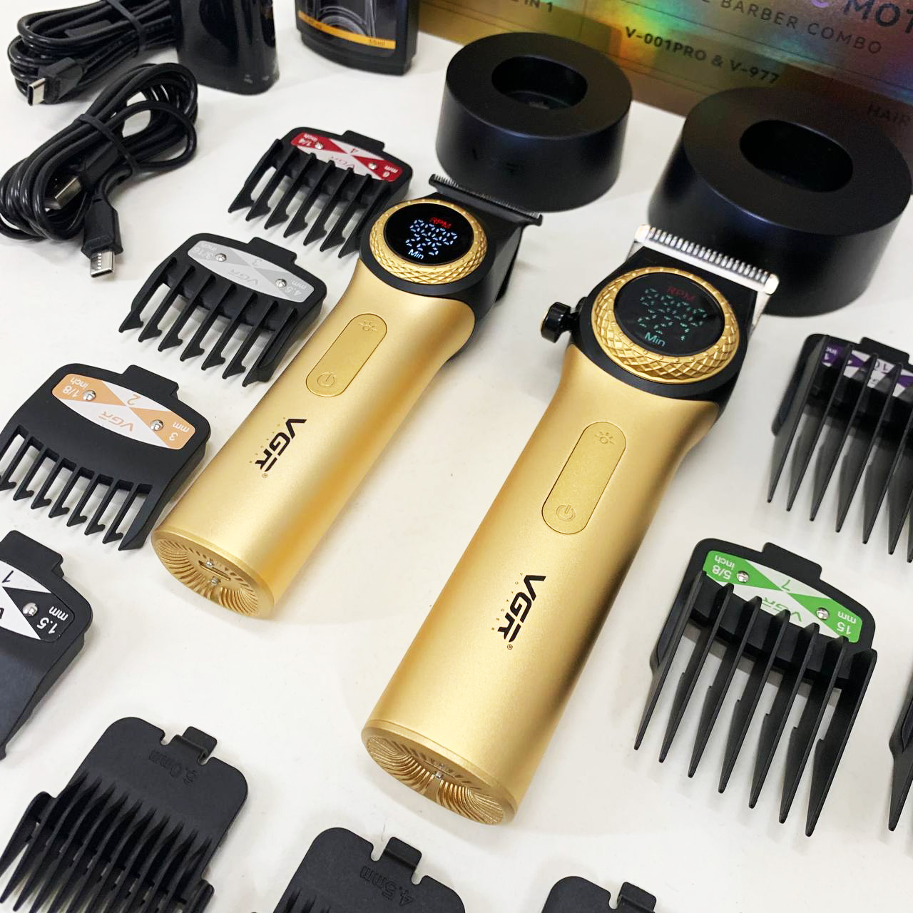 Набор VGR 2 в 1 V-001 V-977 GOLD, аккумуляторная машинка для стрижки и триммер. Цвет: золотой