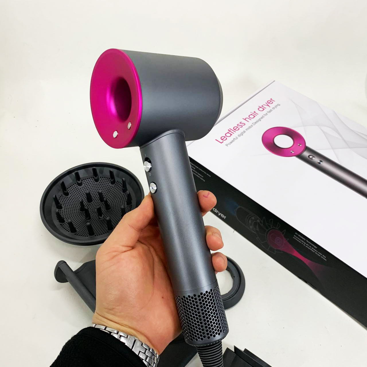 Фен Super Hair Dryer с 5 насадками для быстрой сушки и укладки волос.