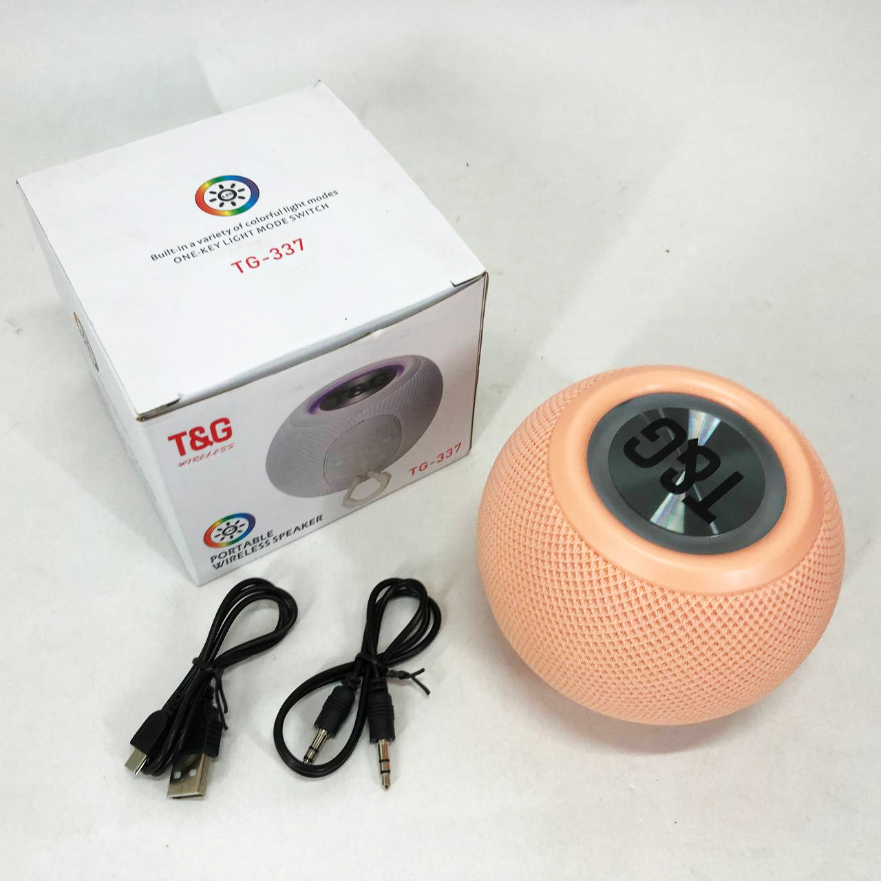 Беспроводная мощная колонка TG337 с Bluetooth, RGB-подсветкой и радио. Цвет: розовый