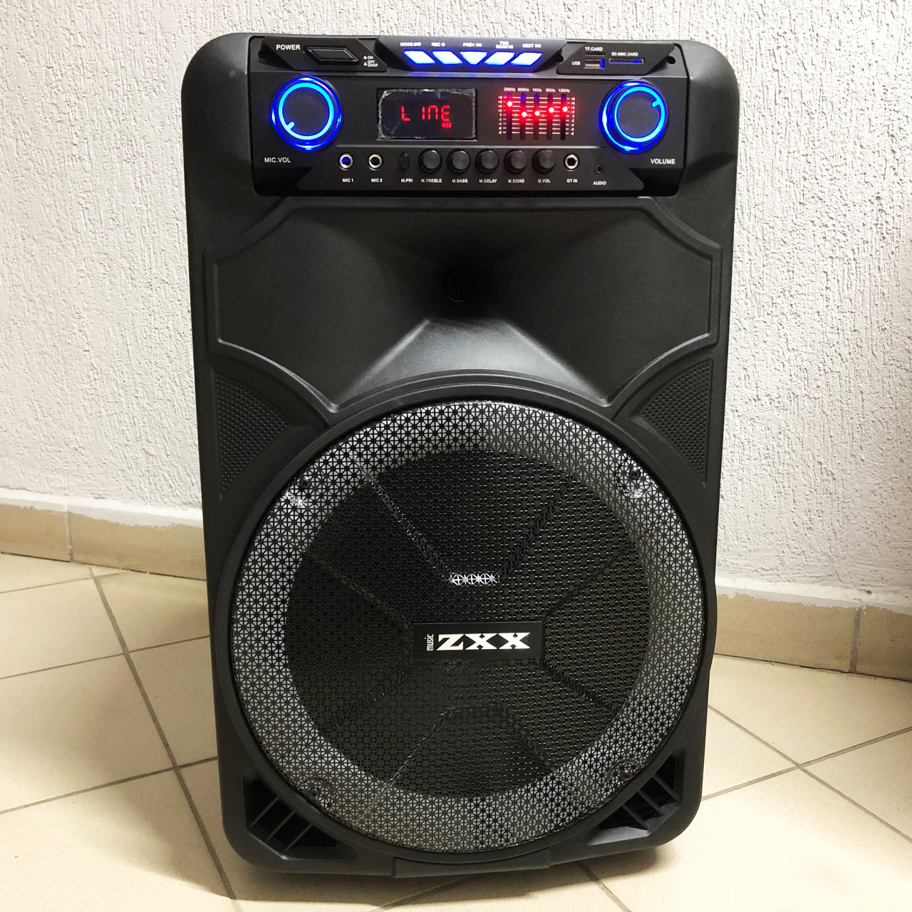 Профессиональная аккумуляторная акустическая система ZXX-1011 800 Вт 15