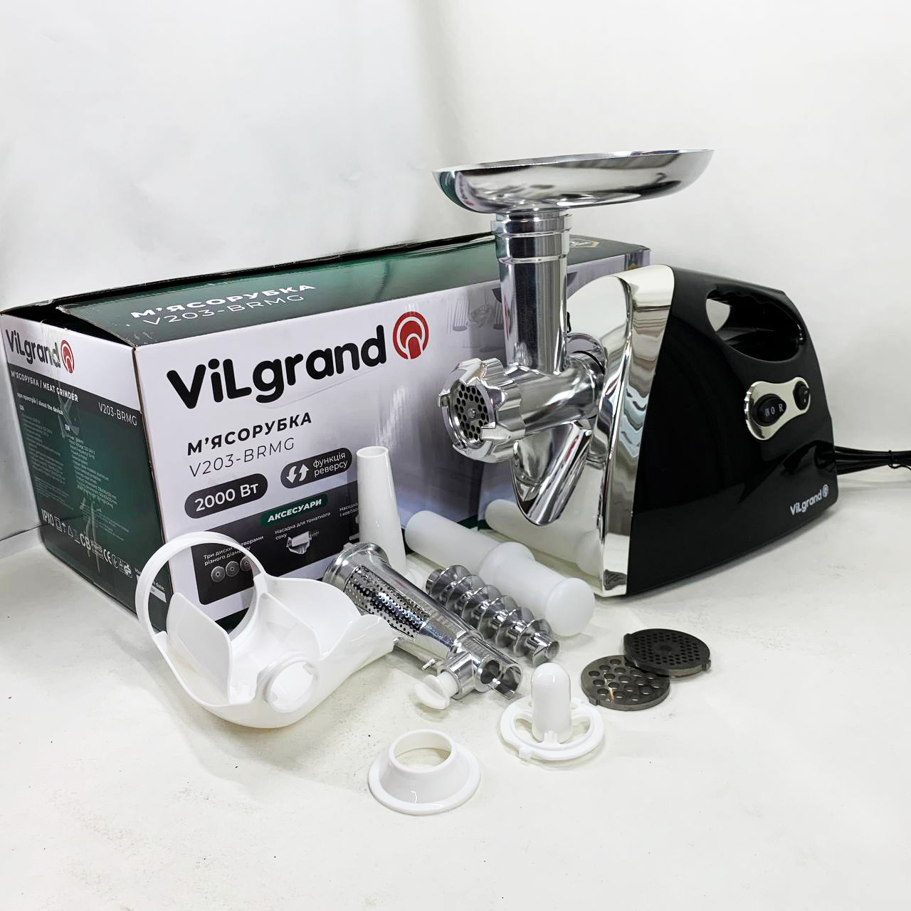 Электромясорубка ViLgrand V203-BRMG. Цвет: черный