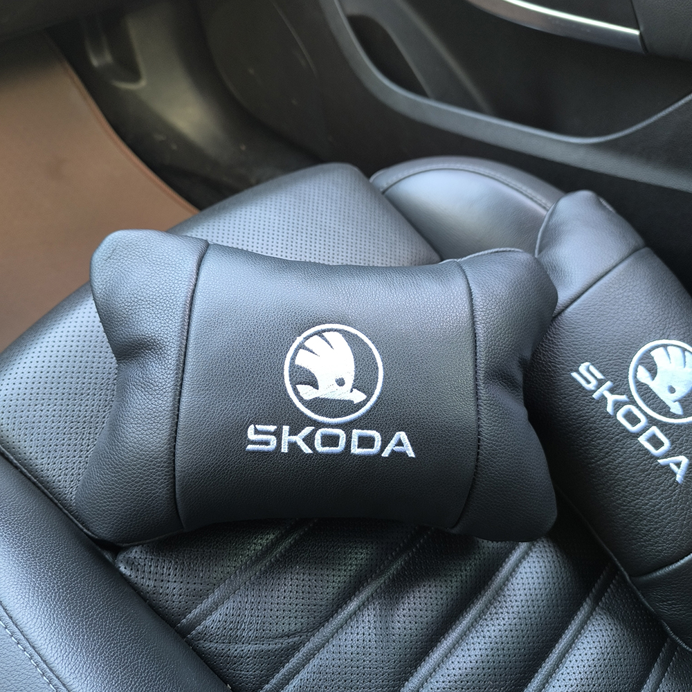 Автомобильные подушки 2 шт на подголовник Skoda / Вред, из натуральной кожи, стильный аксессуар для вашего авто