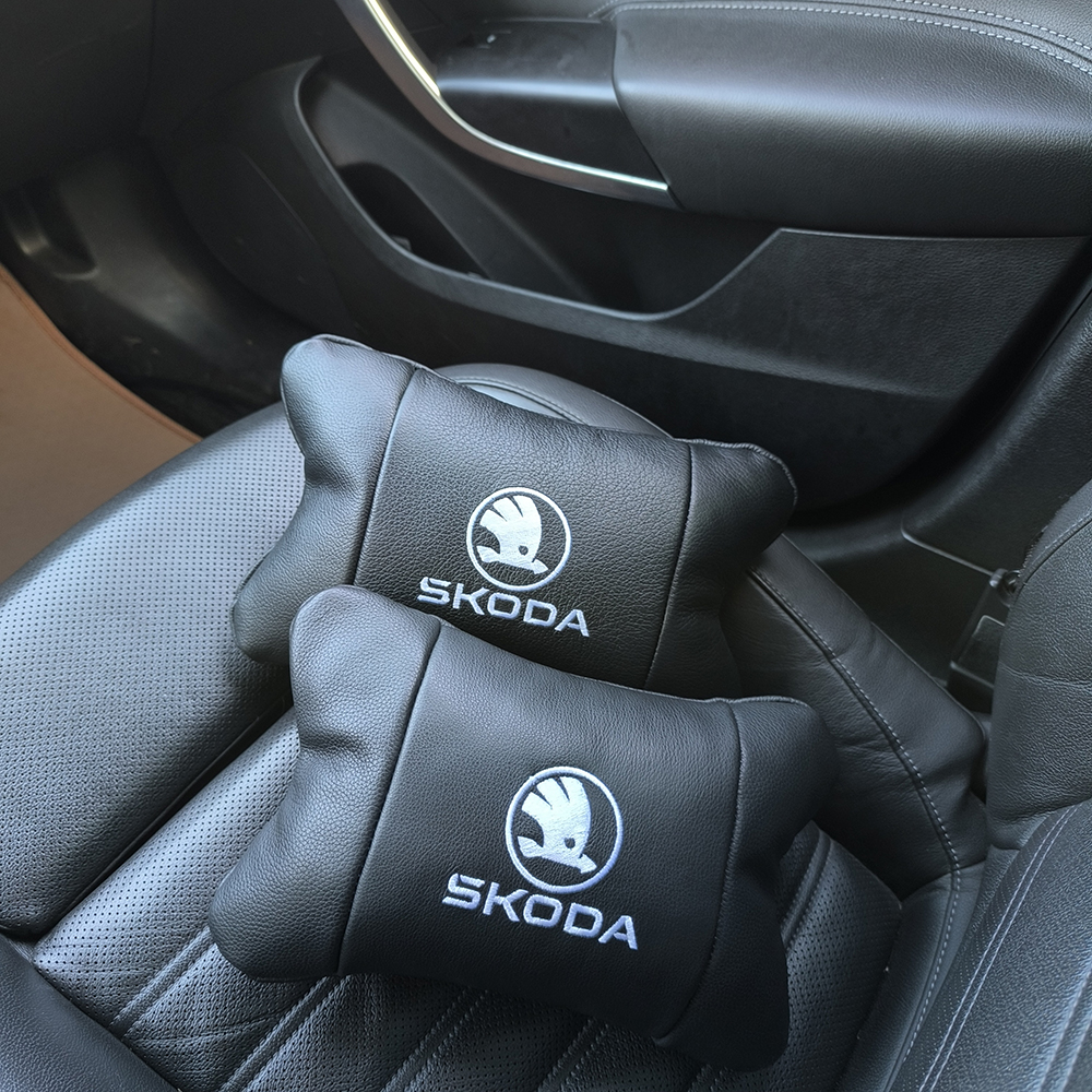 Автомобильные подушки 2 шт на подголовник Skoda / Вред, из натуральной кожи, стильный аксессуар для вашего авто