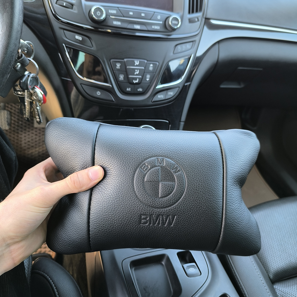 Премиальный набор автоподушек BMW из натуральной кожи – подушки + брелок.
