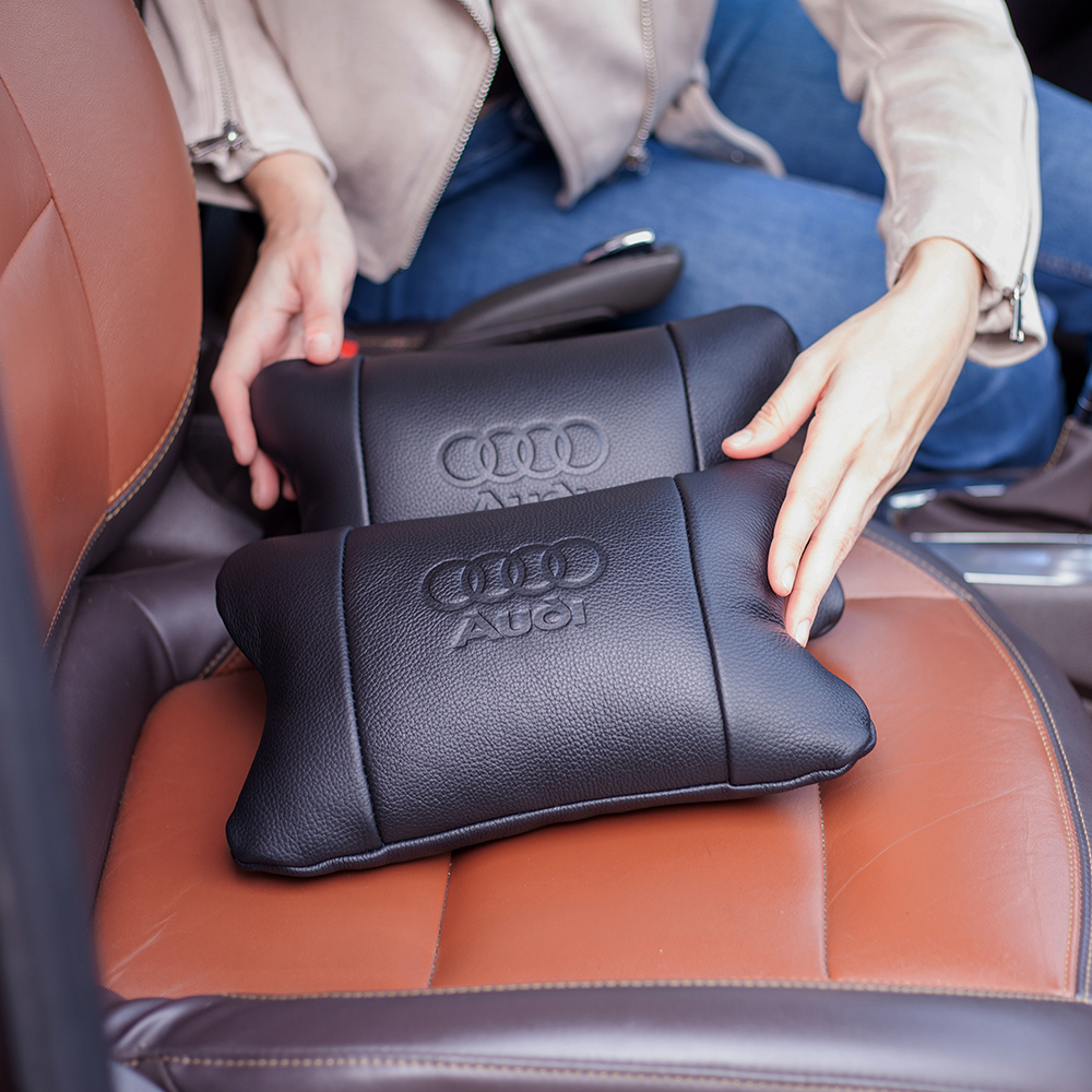 Набор кожаных подушек Audi + брелок в подарок, подушки на подголовник в авто