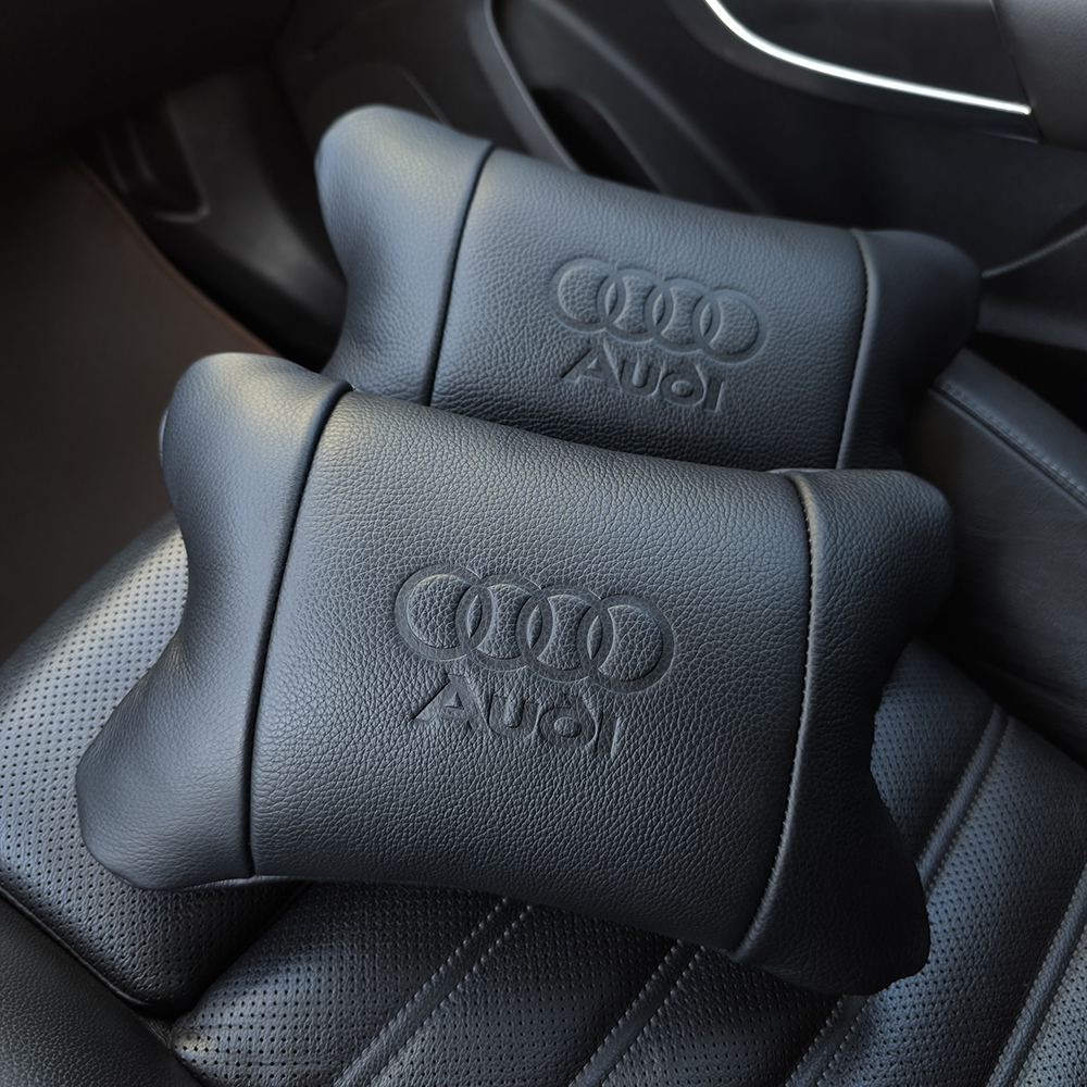 Набор кожаных подушек Audi + брелок в подарок, подушки на подголовник в авто