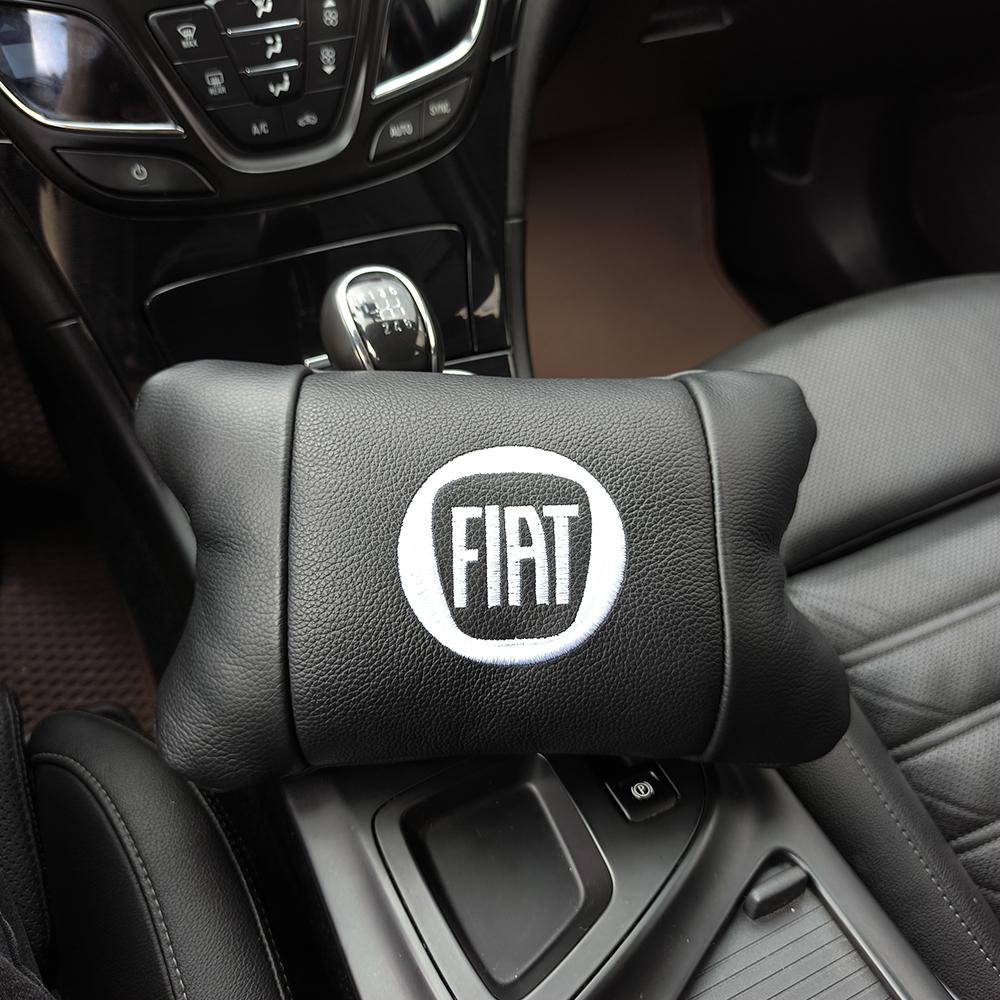 Набор подушек Fiat из натуральной кожи + вышивка логотипа и кожаный брелок в подарок