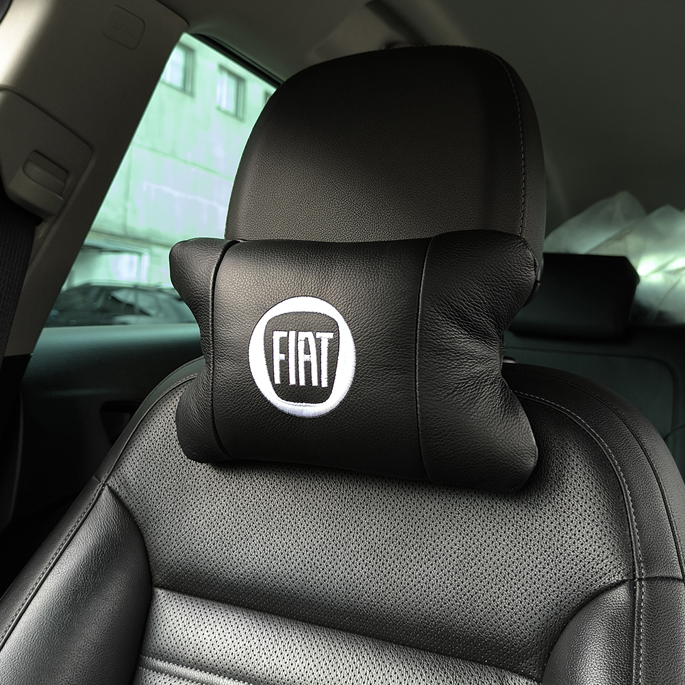 Набор подушек Fiat из натуральной кожи + вышивка логотипа и кожаный брелок в подарок
