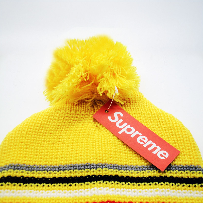 Supreme Шапка жёлтая с бубоном