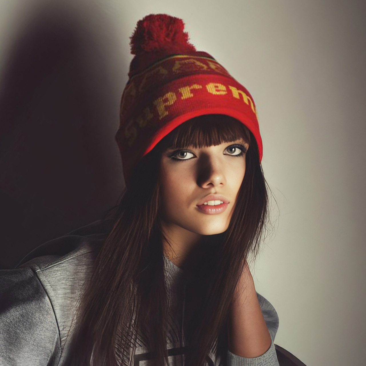 Supreme Шапка оранжевая с бубоном