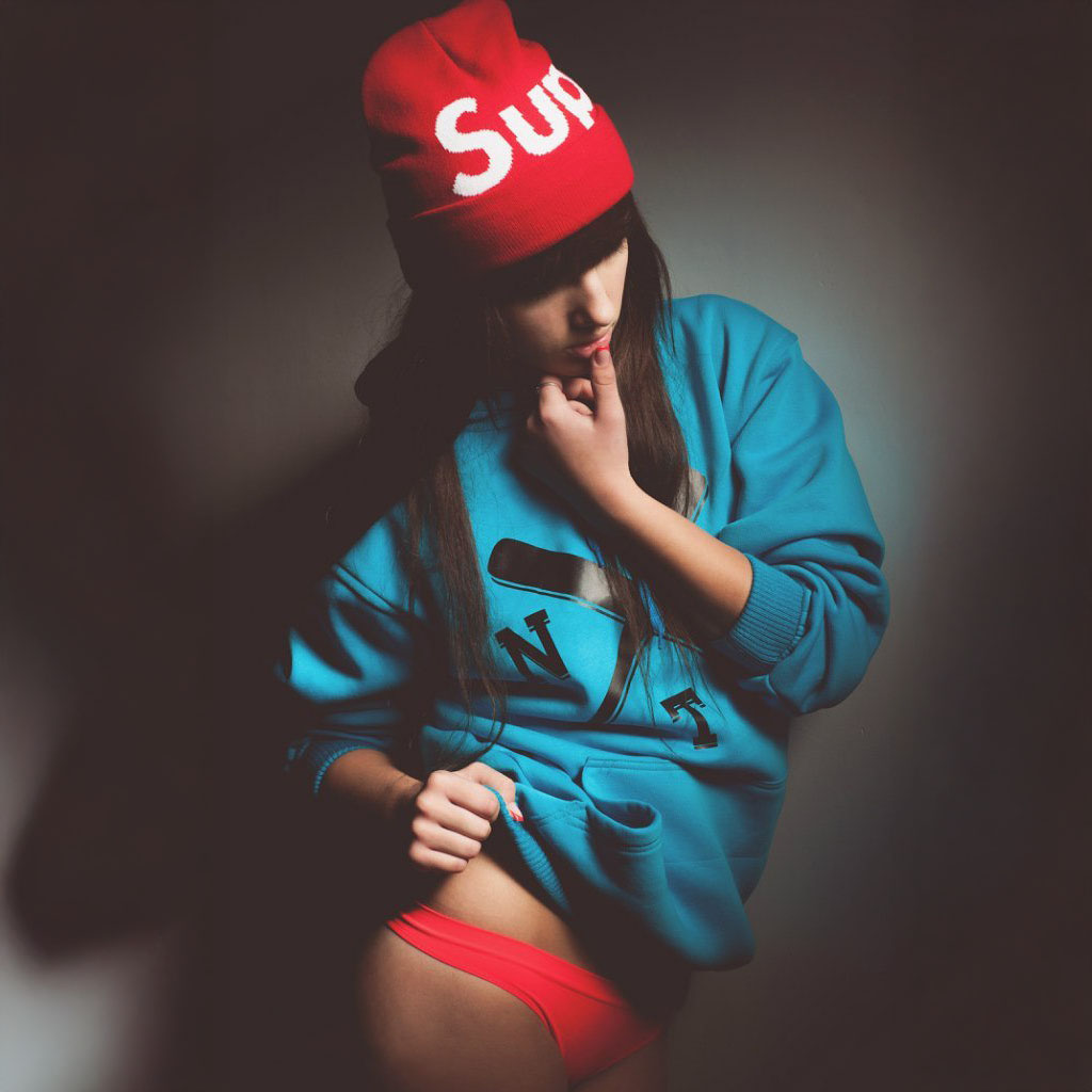 Supreme Шапка красная