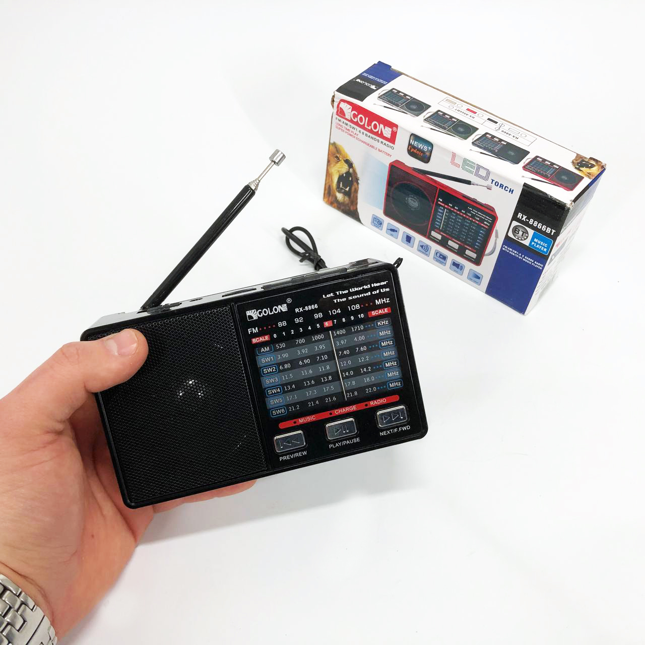 Радио GOLON RX-8866 цифровой портативный радиоприемник с фонариком функцией PowerBank. Цвет: черный