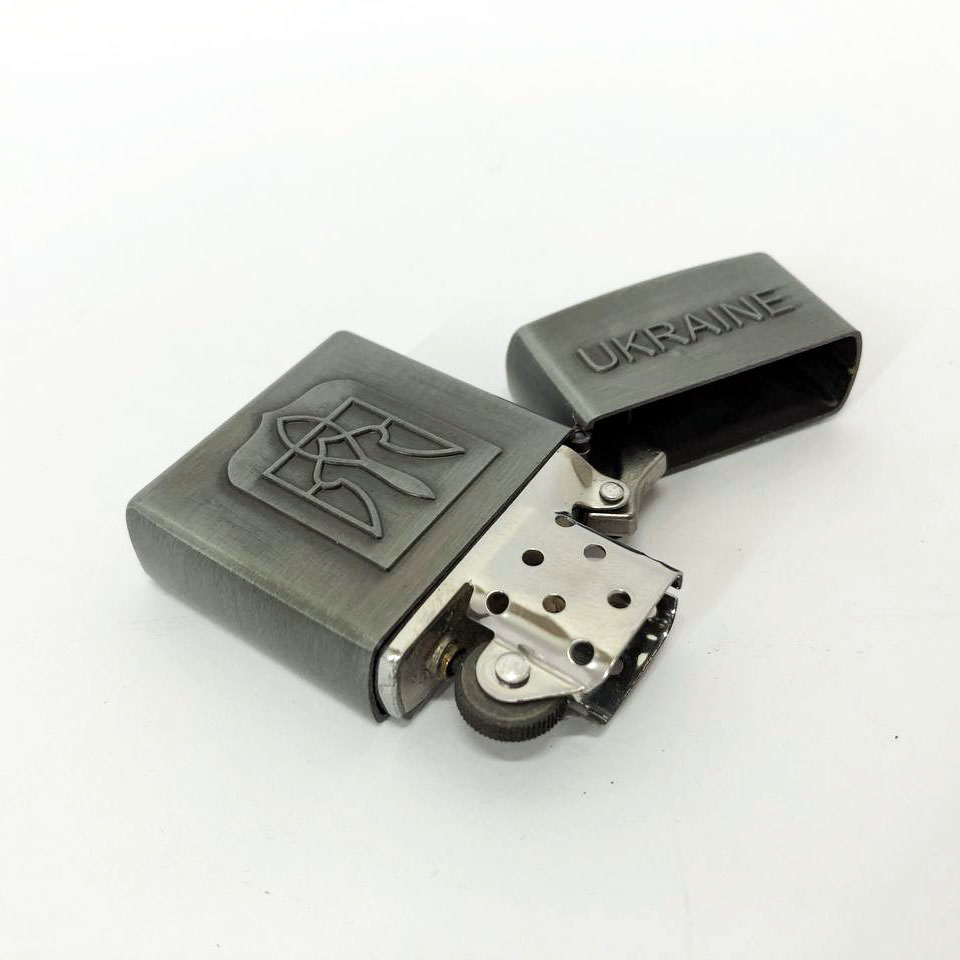 Зажигалка бензиновая герб Украины 4410, зажигалка в подарок, сувенирные зажигалки. Цвет: серебряный