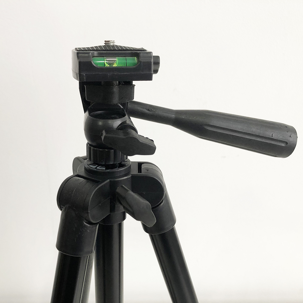 Штатив для телефона и фотоаппарата Tripod 3120 PRO портативный трипод 0,35-1.02м высота. Цвет: черный