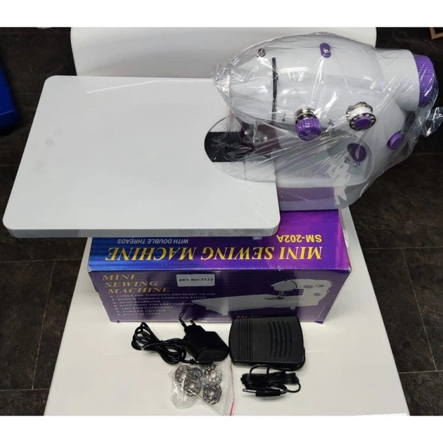 Мини швейная машинка 4 в 1 с педалью и адаптером Mini Sewing Machine FHSM 202 с доской