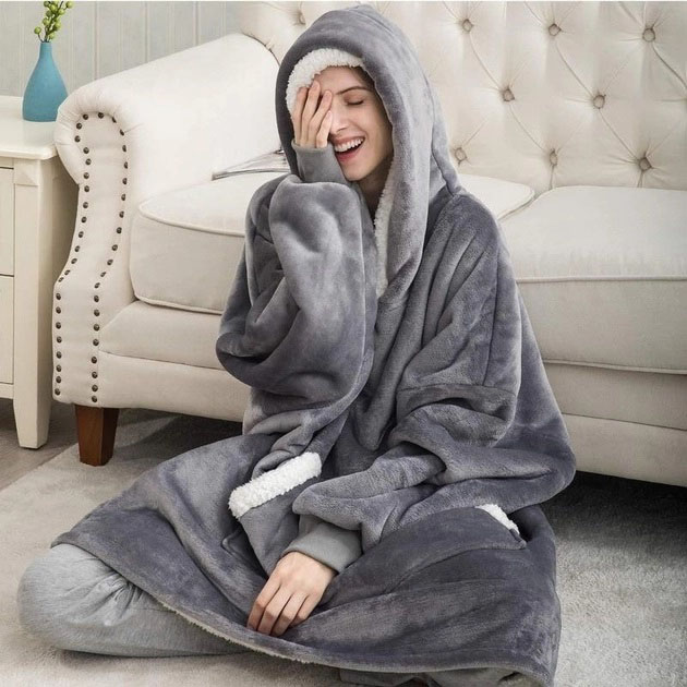 Плед толстовка с капюшоном и рукавами Huggle Hoodie оверсайз. Цвет: серый