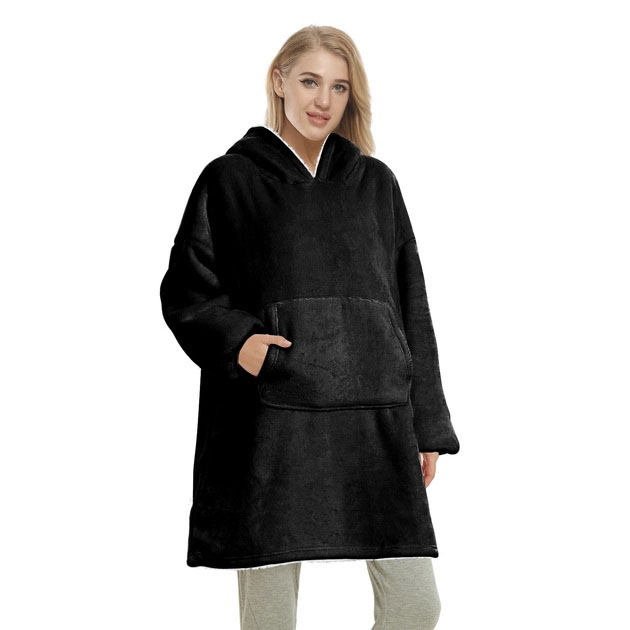 Плед толстовка с капюшоном и рукавами Huggle Hoodie оверсайз. Цвет: черный
