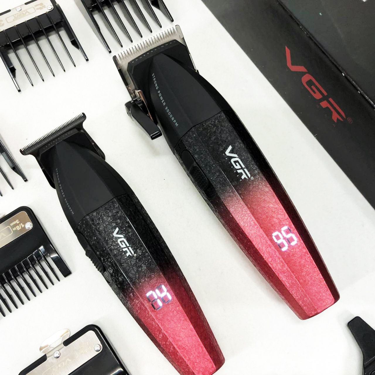 Профессиональный набор для стрижки волос VGR V-640 аккумуляторный Barber Combo PREMIUM. Цвет: красный