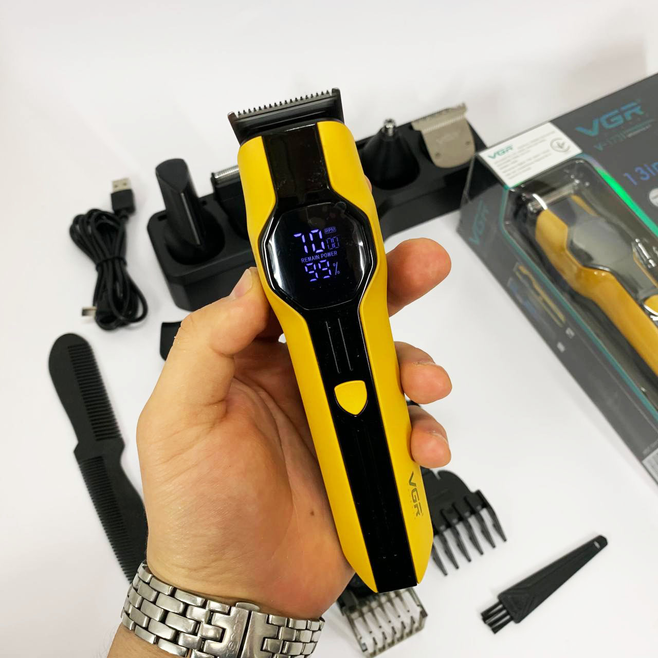 Набор для стрижки VGR V-173 YELLOW 13 в 1