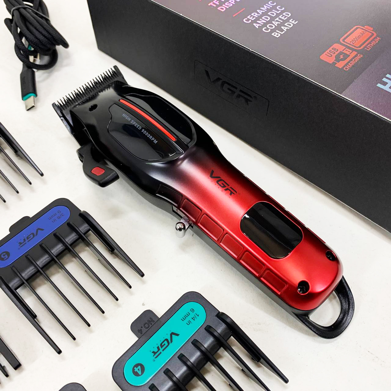 Аккумуляторная машинка для стрижки VGR V-026 RED. Цвет: красный