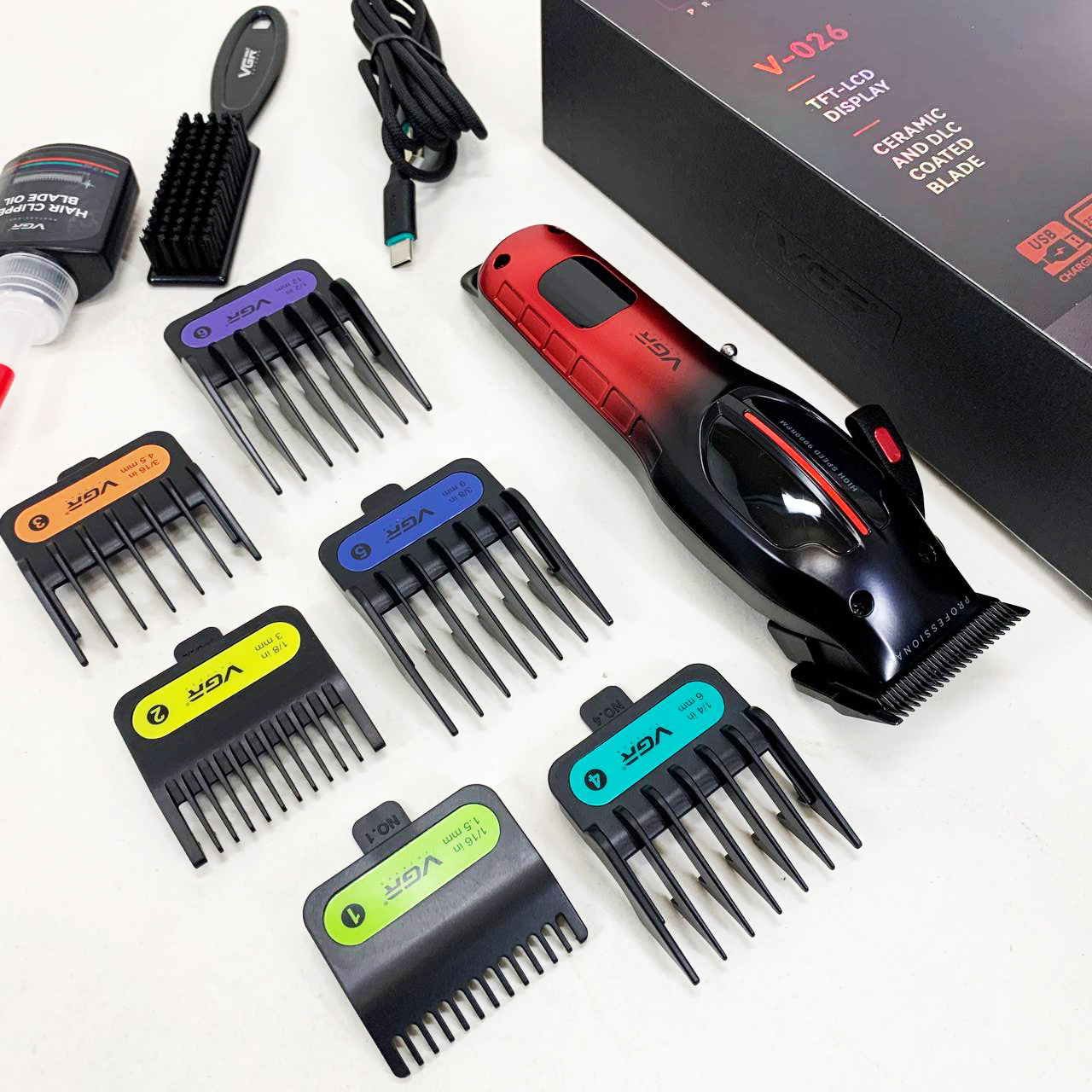 Аккумуляторная машинка для стрижки VGR V-026 RED. Цвет: красный