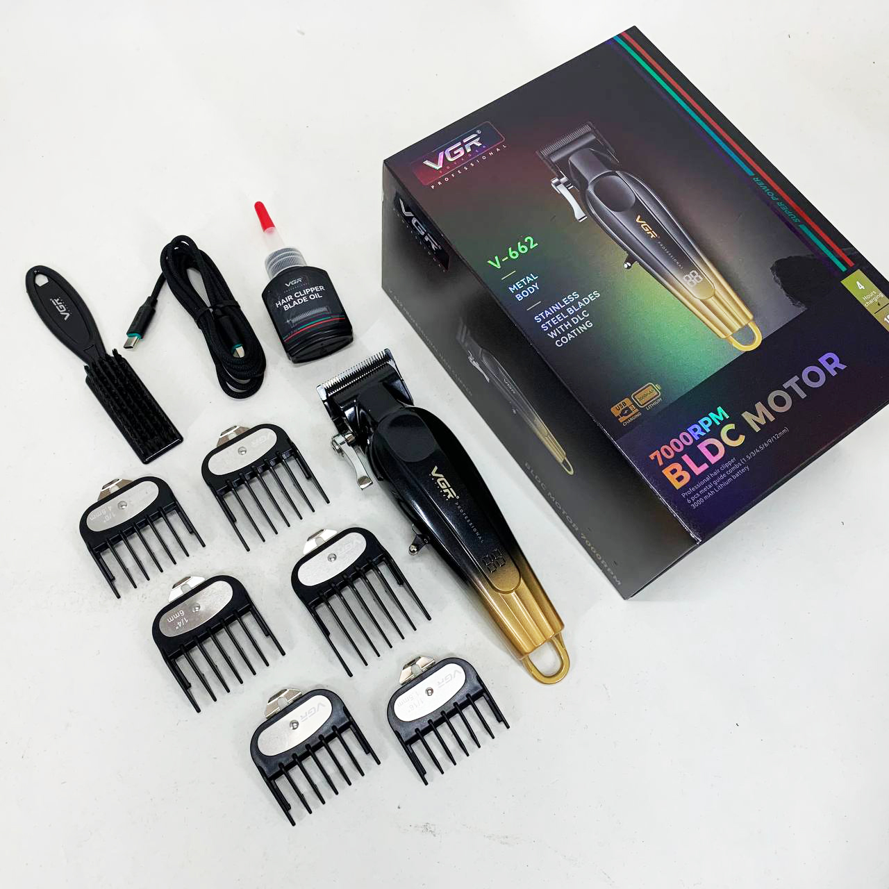 Аккумуляторная машинка для стрижки VGR V-662. Цвет: золотой