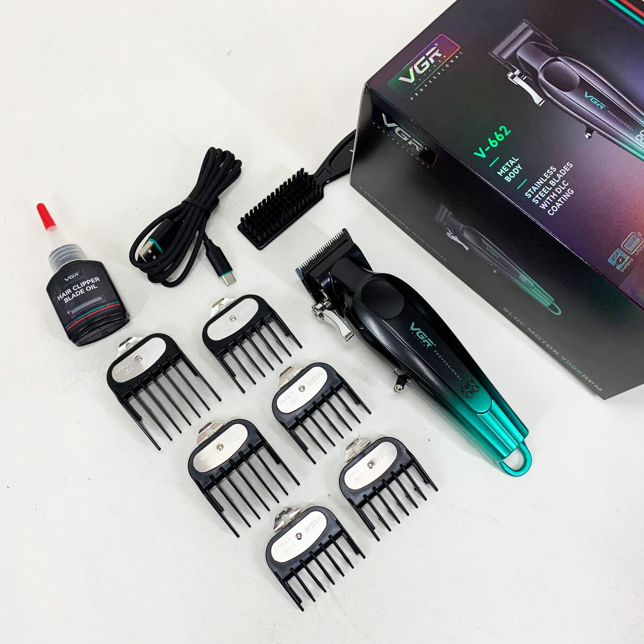 Аккумуляторная машинка для стрижки VGR V-662. Цвет: зеленый