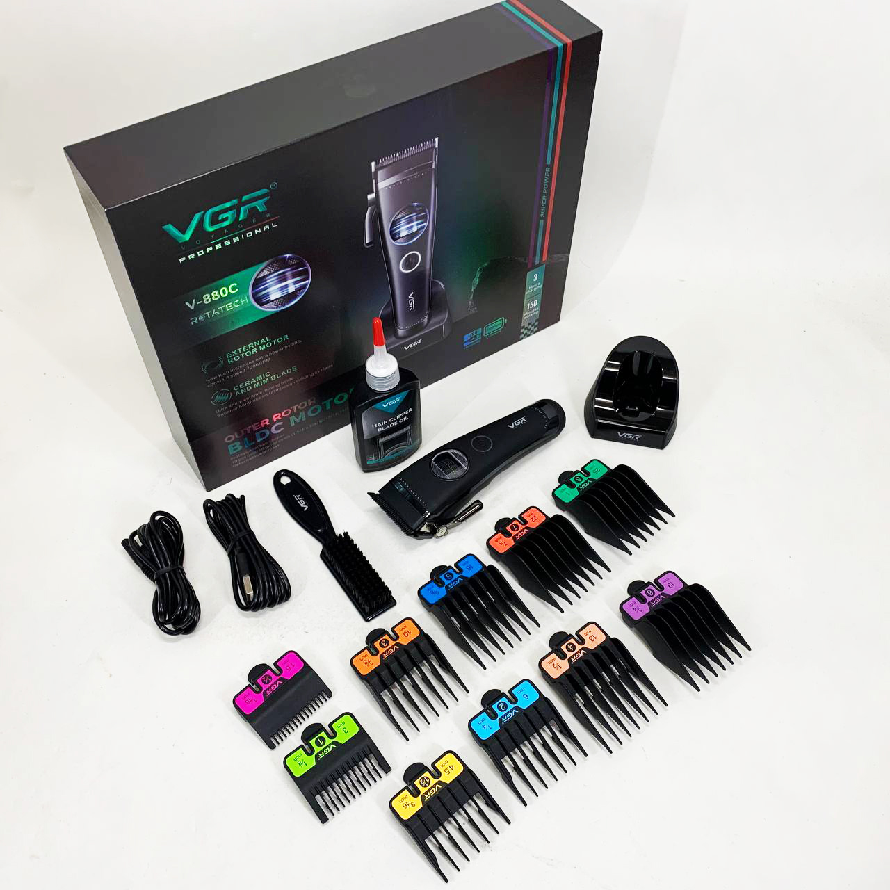 Аккумуляторная машинка для стрижки VGR V-880C. Цвет: черный