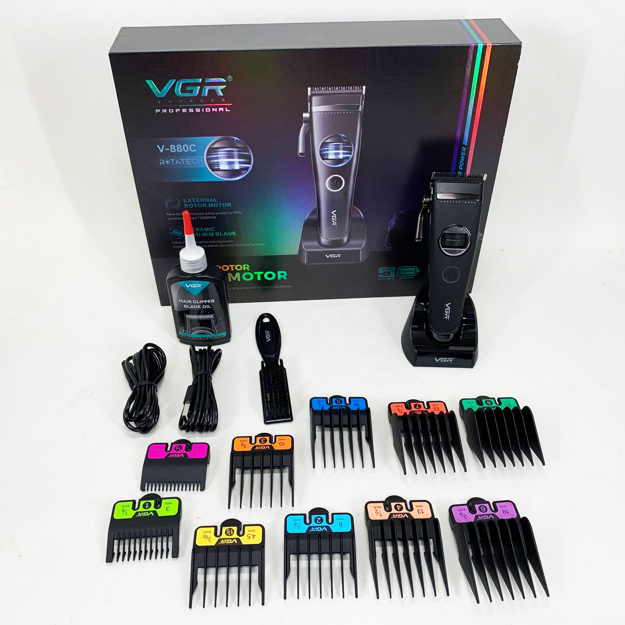 Аккумуляторная машинка для стрижки VGR V-880C. Цвет: черный