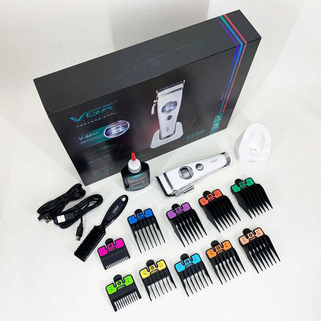 Аккумуляторная машинка для стрижки VGR V-880C. Цвет: белый