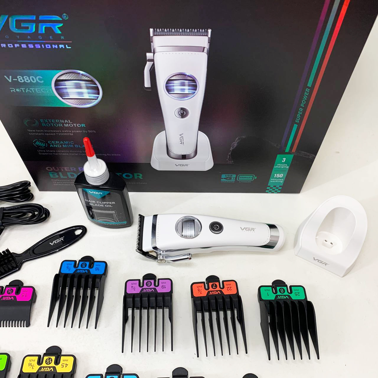 Аккумуляторная машинка для стрижки VGR V-880C. Цвет: белый