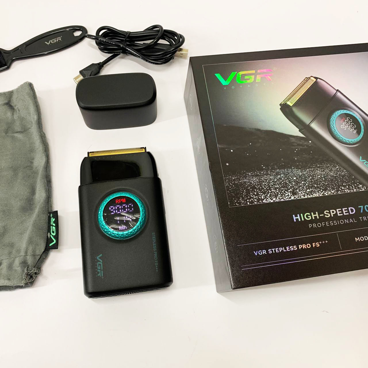 Электробритва VGR V-378 BLACK шейвер, двойное лезвие, регулировка мощности 7000-9000 RPM. Цвет: черный