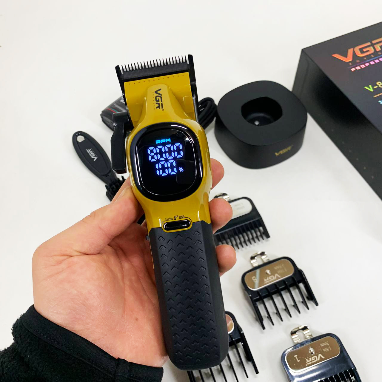 Машинка для стрижки аккумуляторная VGR V-886C GOLD