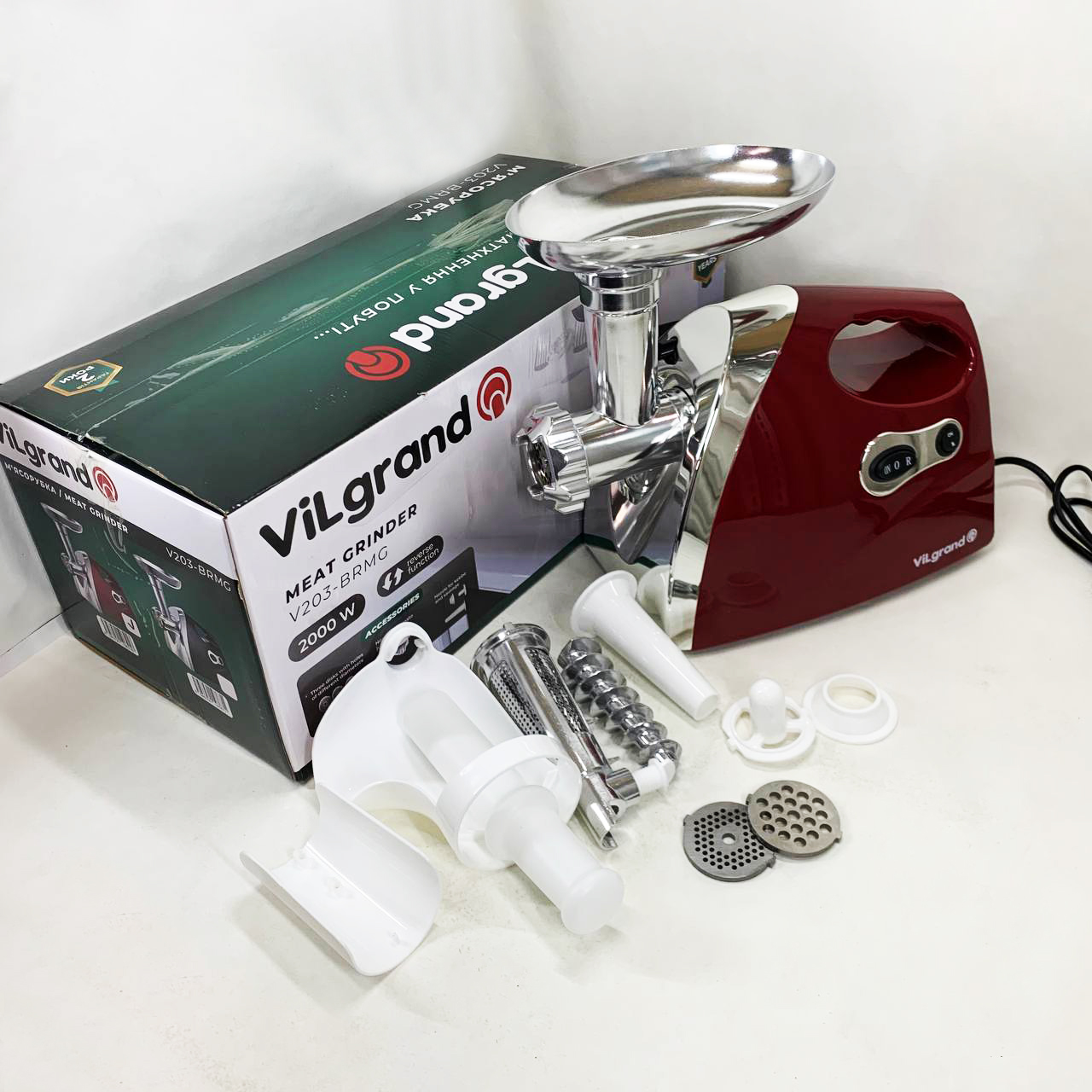 Электромясорубка ViLgrand V203-BRMG. Цвет: красный