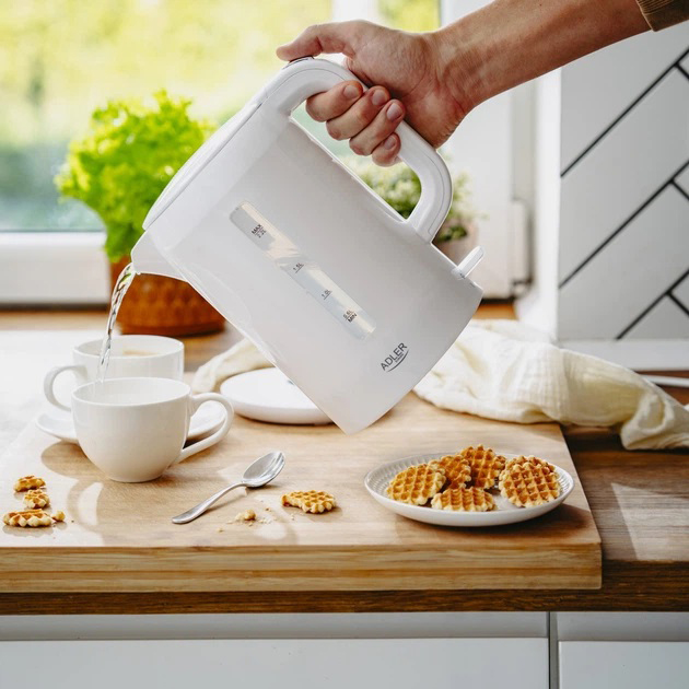 Электрический чайник Adler AD 1386 2.2л 2200Вт