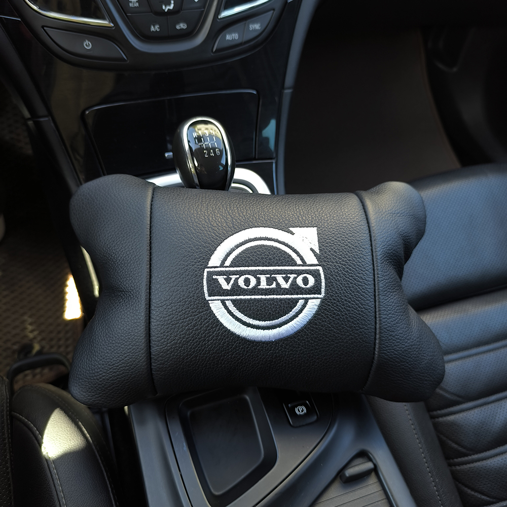 Набор кожаных подушек Volvo + брелок в подарок, Автоподушки Volvo с вышивкой
