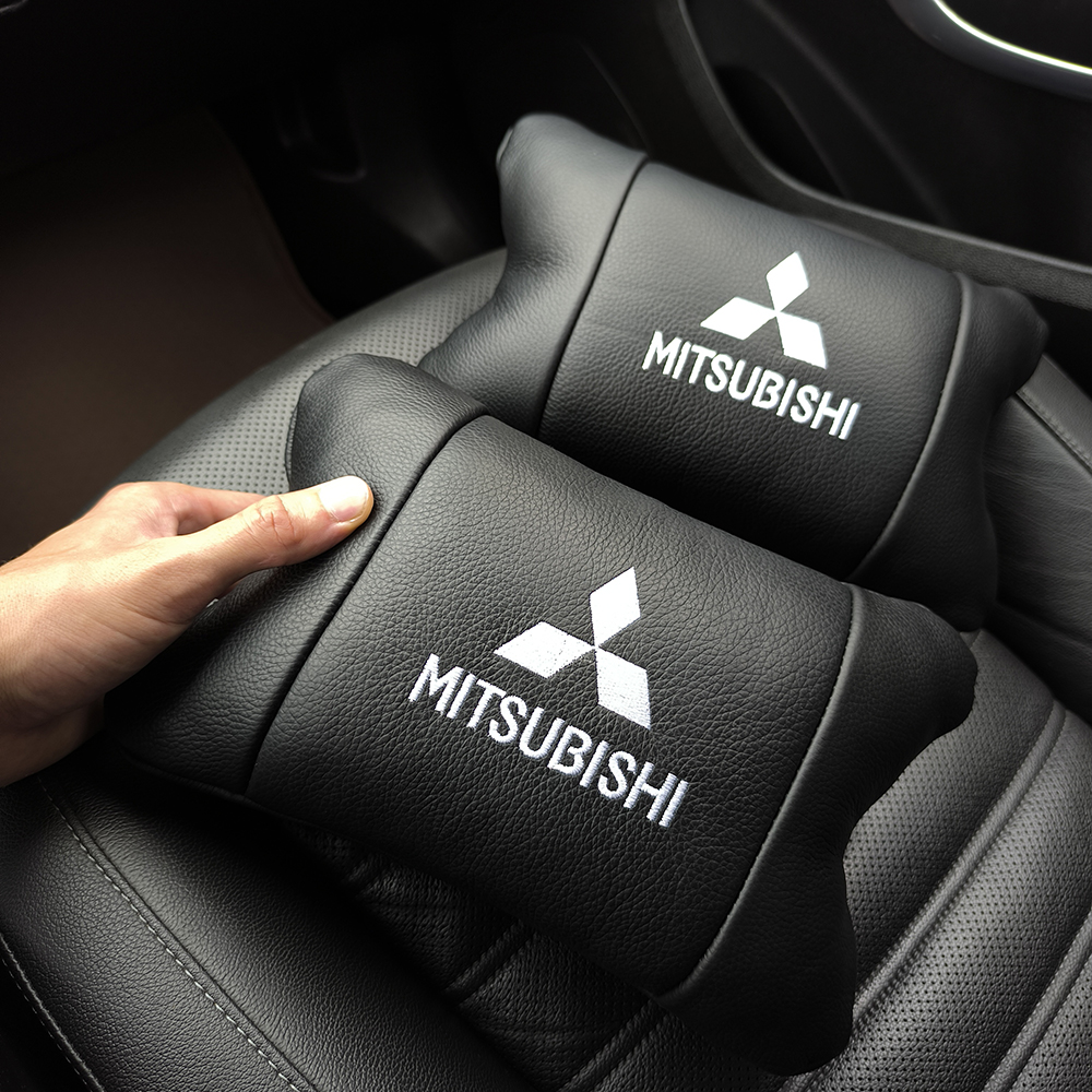 Подушки Mitsubishi из натуральной кожи, Автоподушки на подголовник + кожаный брелок с логотипом.
