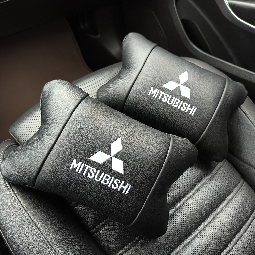 Подушки Mitsubishi из натуральной кожи, Автоподушки на подголовник + кожаный брелок с логотипом.