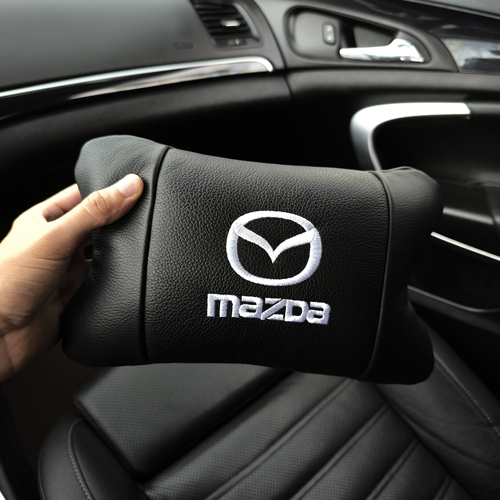 Набор кожаных подушек Mazda с вышивкой логотипа + подарок – кожаный брелок