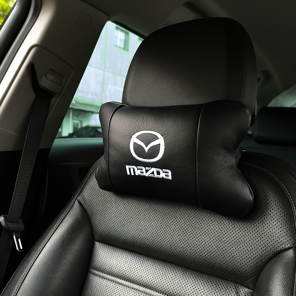 Набор кожаных подушек Mazda с вышивкой логотипа + подарок – кожаный брелок