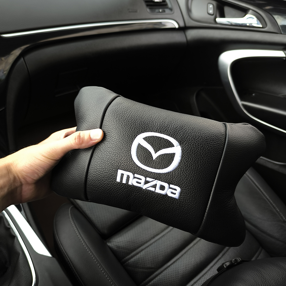 Набор кожаных подушек Mazda с вышивкой логотипа + подарок – кожаный брелок