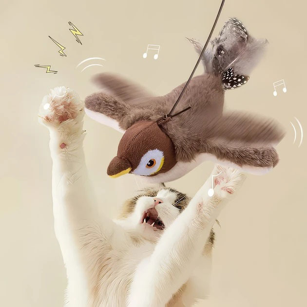Интерактивная игрушка для кошек летающая птичка воробей для кота птица машет крыльями