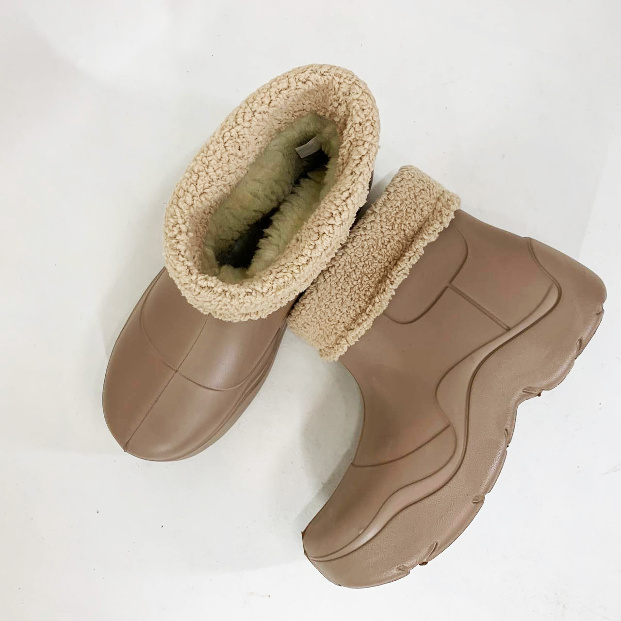 Резиновые ботинки женские 38р 23см коричневые