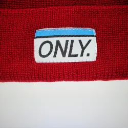 Only Шапка бордовая