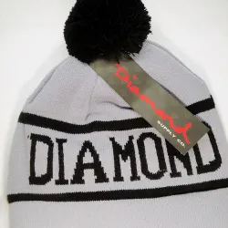 DIAMOND Шапка серая с чёрным бубоном