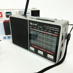 Радио GOLON RX-8866 цифровой портативный радиоприемник с фонариком функцией PowerBank. Цвет: белый