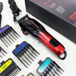 Аккумуляторная машинка для стрижки VGR V-026 RED. Цвет: красный